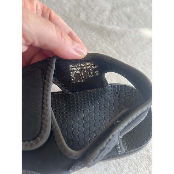 Kids Nike sandals sz 2 - Picture 2 of 3